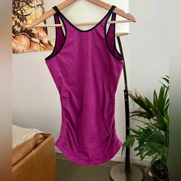 Lululemon In the Flow Tank - Picture 2 of 4